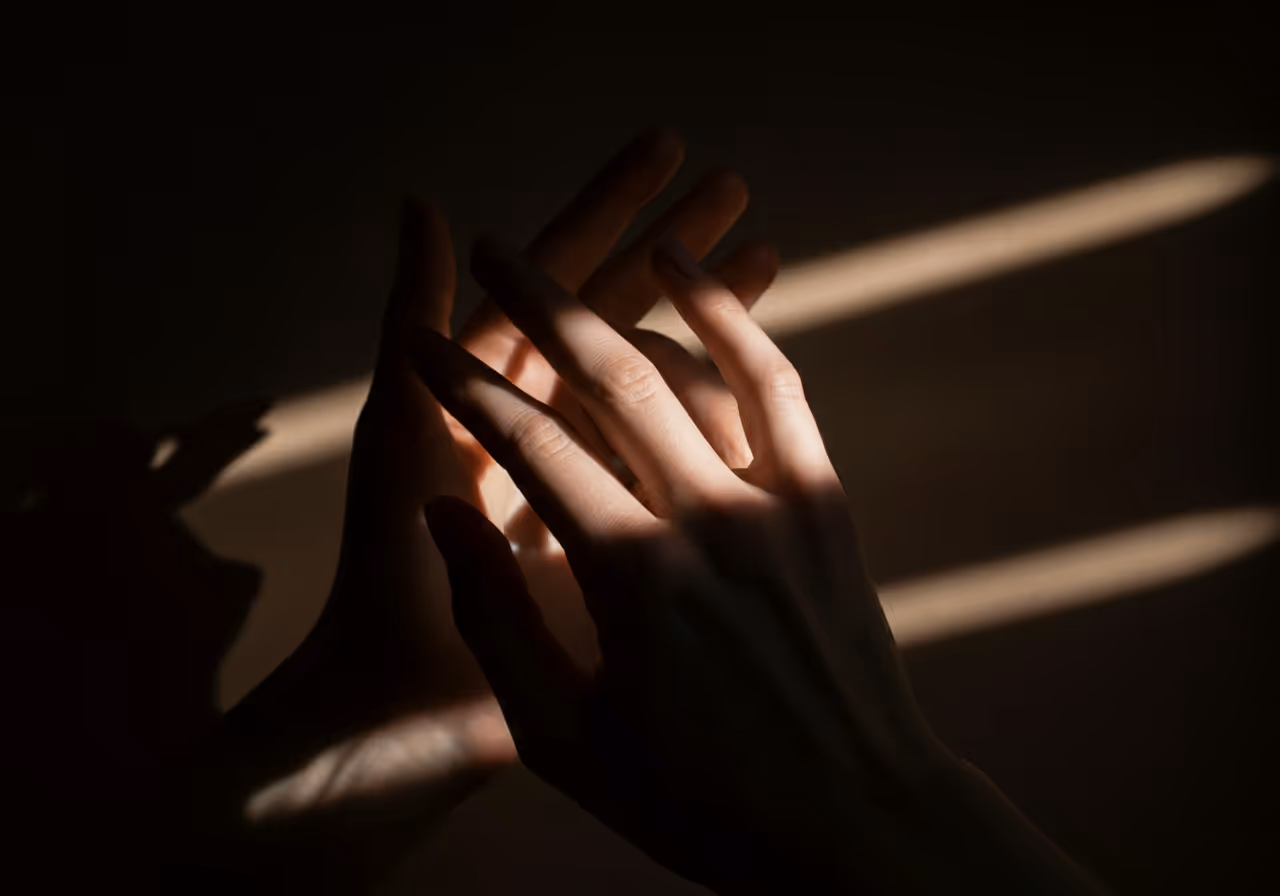 Photography Tips for Capturing Elegant Hand Poses